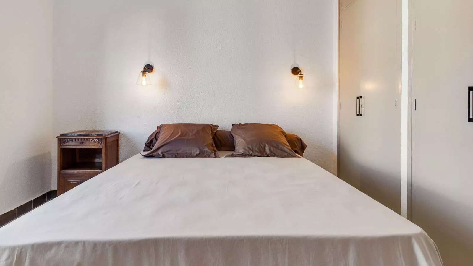 Méridionale-Bedroom