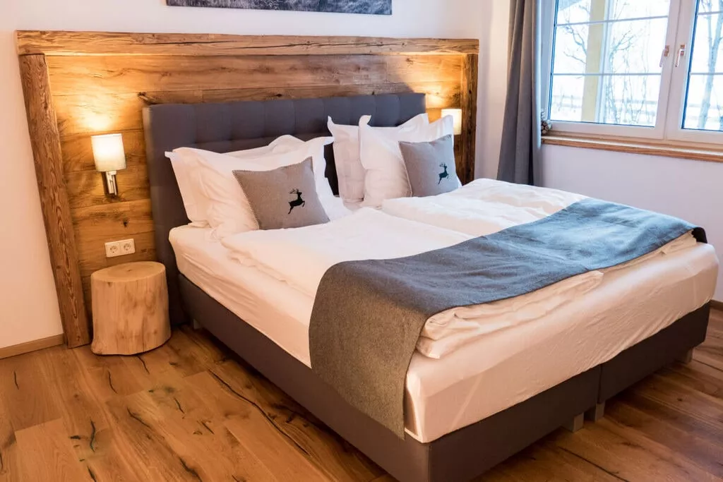298361-Bedroom
