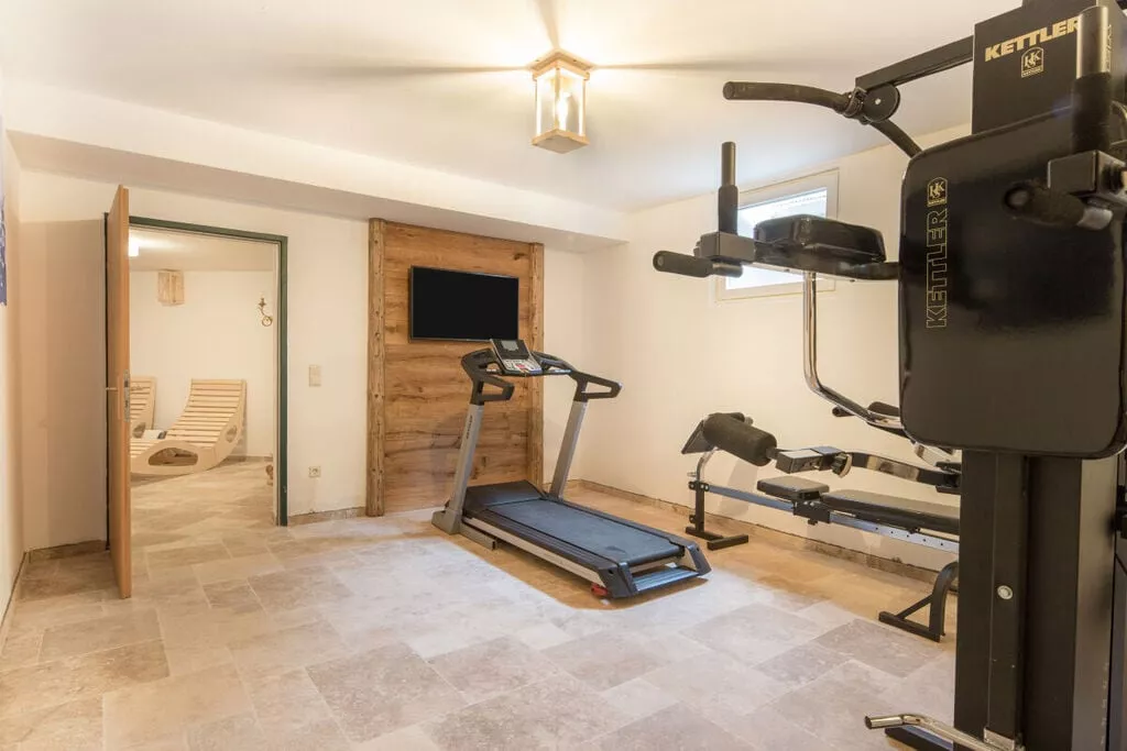 298361-Gym