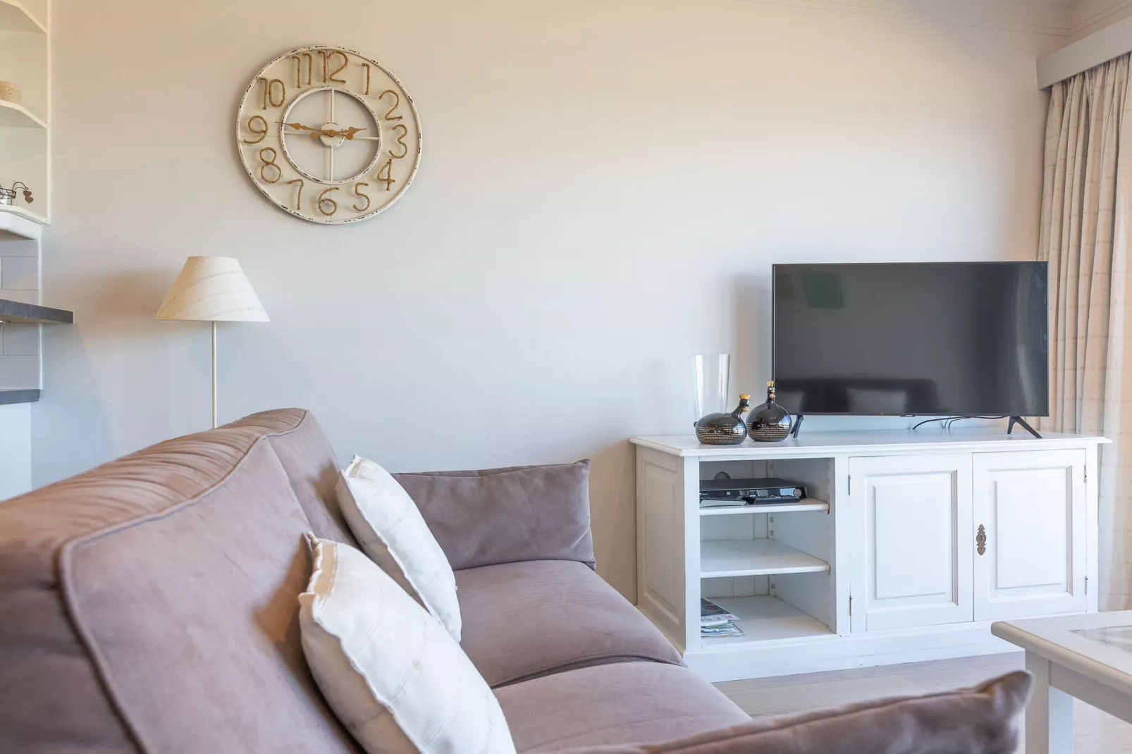 Romanza 0405-Living room