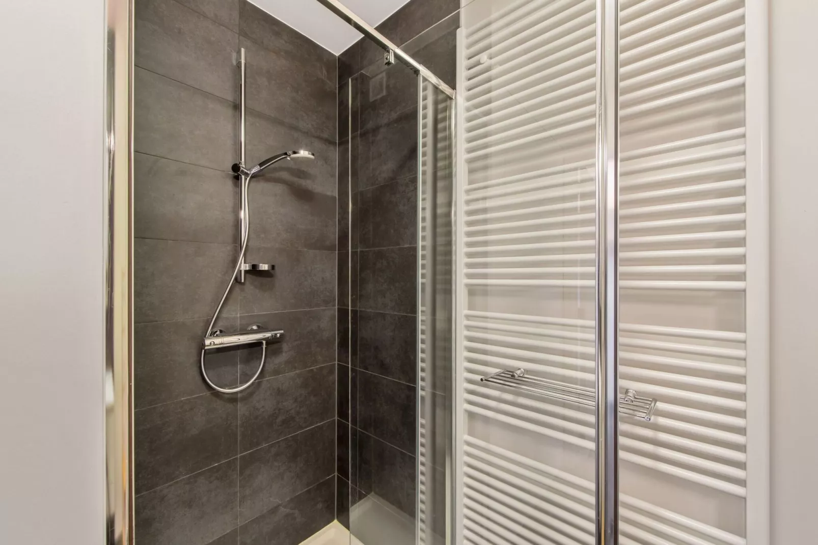 Les Mouettes 501G-Bathroom