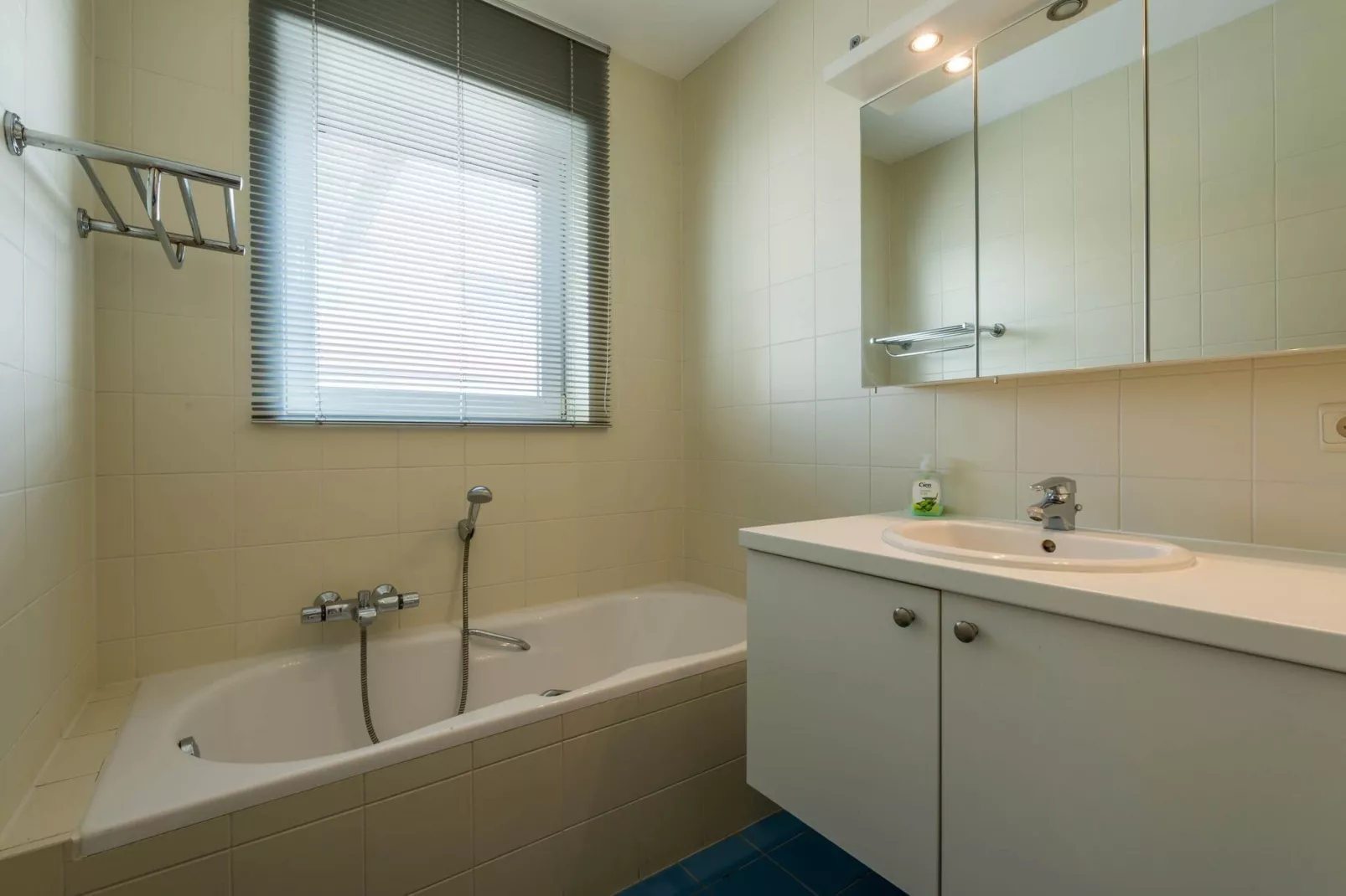 Zandbank II - 0102-Bathroom