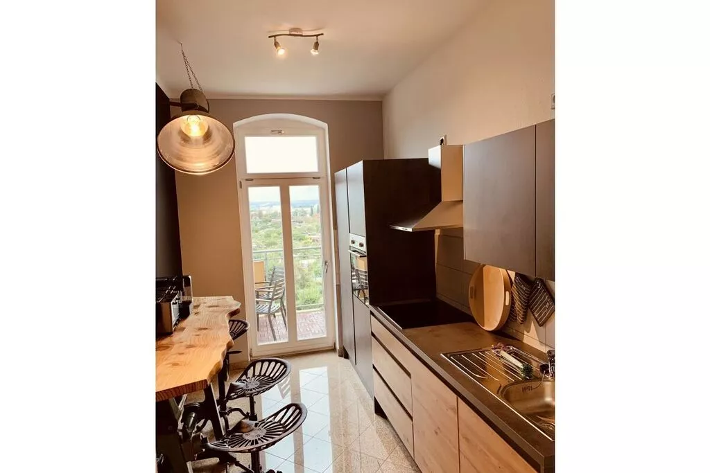 373274-Kitchen