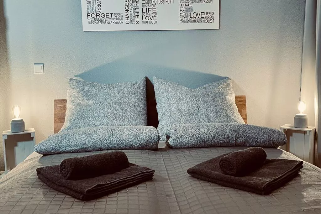 373274-Bedroom