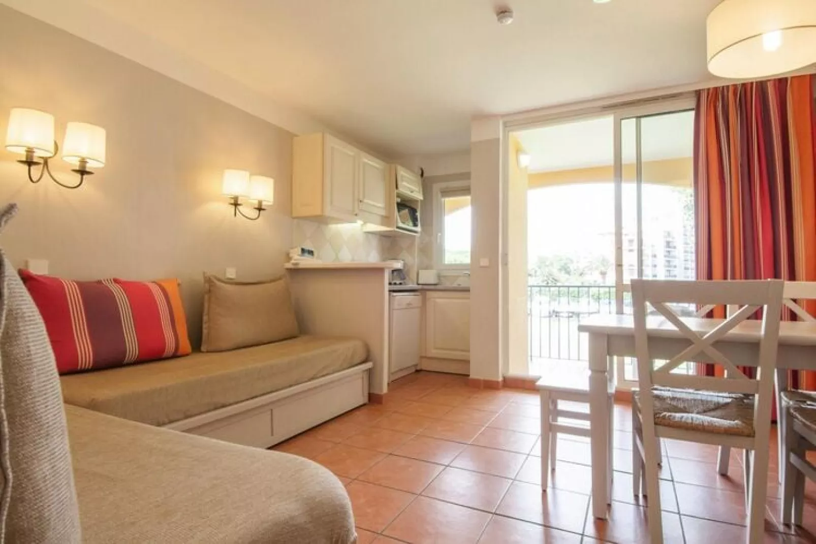 Residence Les Rives de Cannes Mandelieu Mandelieu-la-Napoule - 25 Standard - Apt 5 p - 1 bedroom-Wohnzimmer