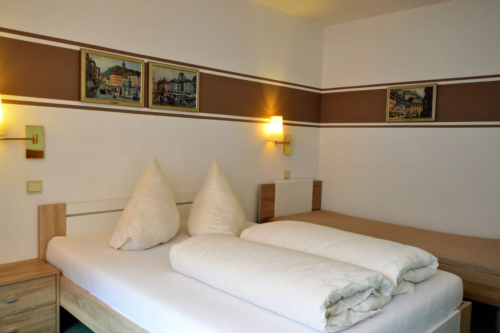 Tomas-Bedroom