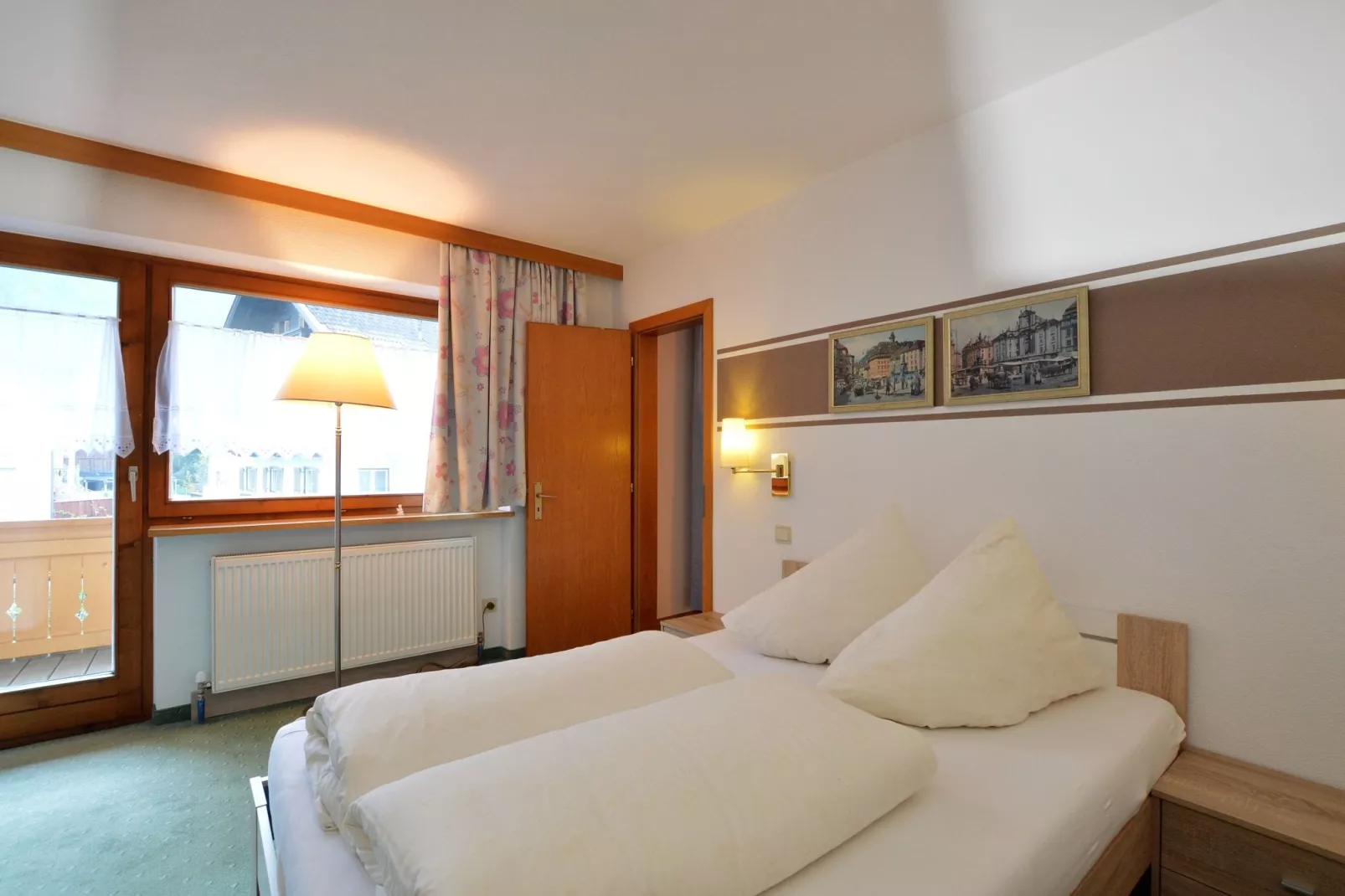 Tomas-Bedroom