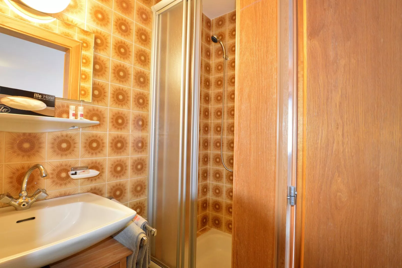 Tomas-Bathroom
