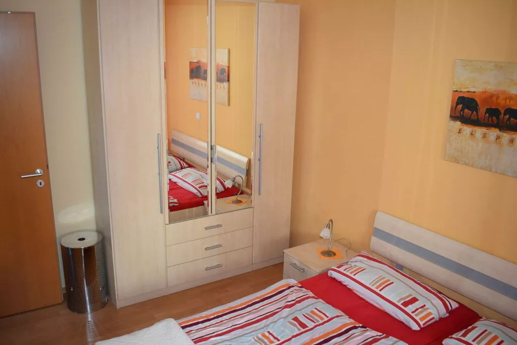 240648-Bedroom