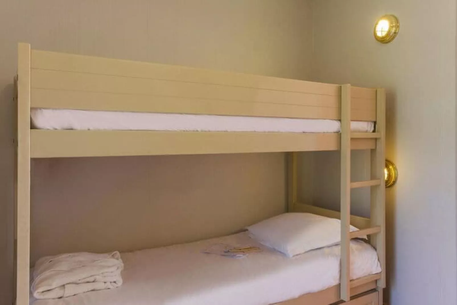 Residence Les Rives de Cannes Mandelieu Mandelieu-la-Napoule - 25 Standard - Apt 5 p - 1 bedroom-Schlafzimmer
