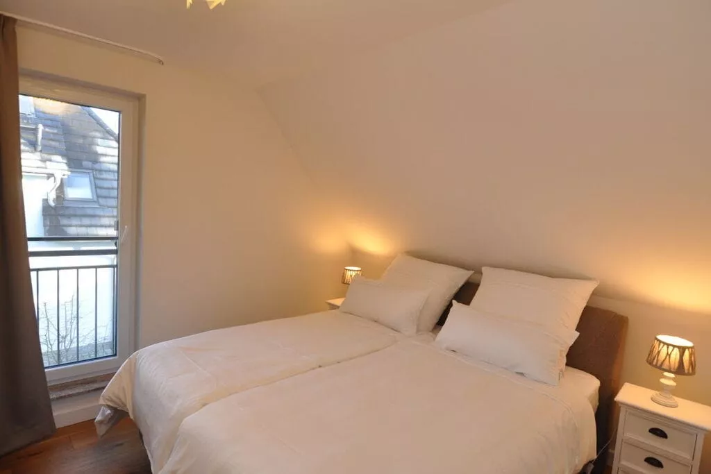 195853-Bedroom