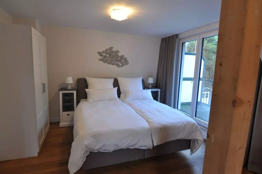 195853-Bedroom