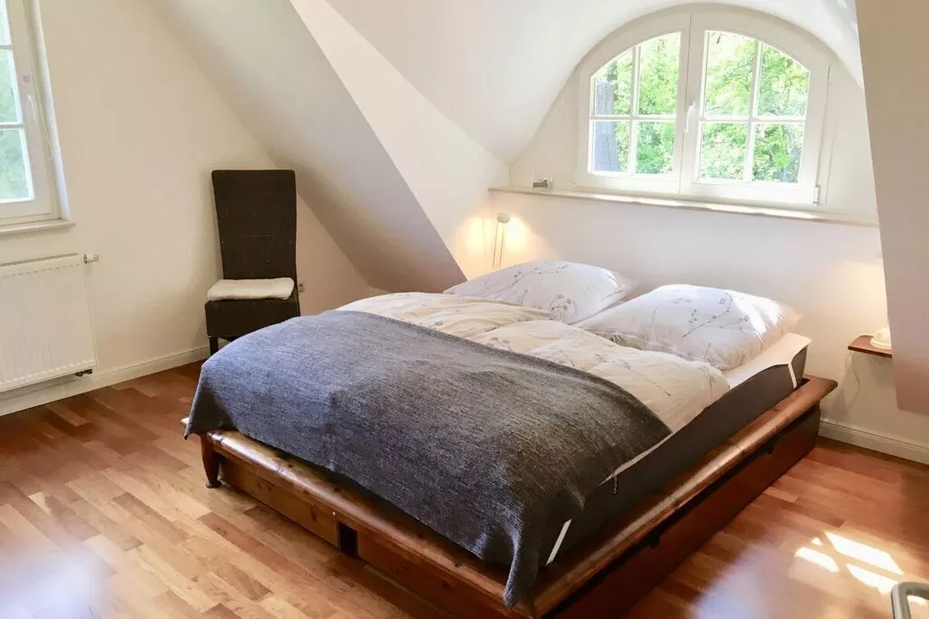 295468-Bedroom
