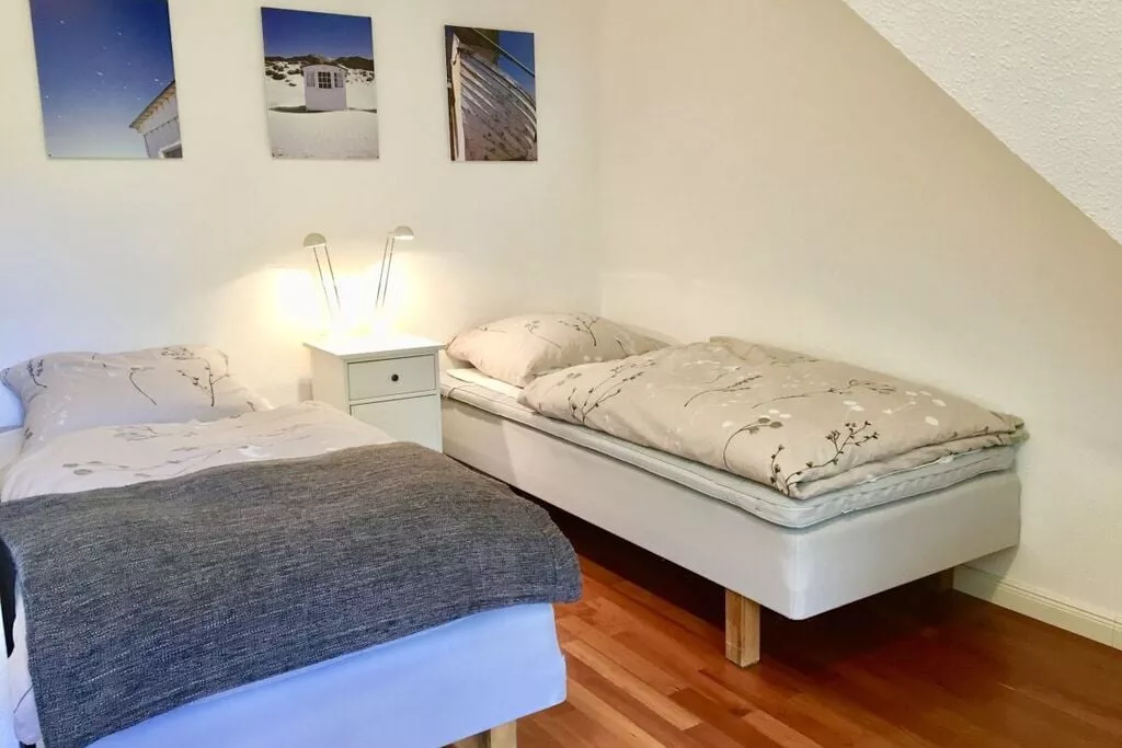 295468-Bedroom