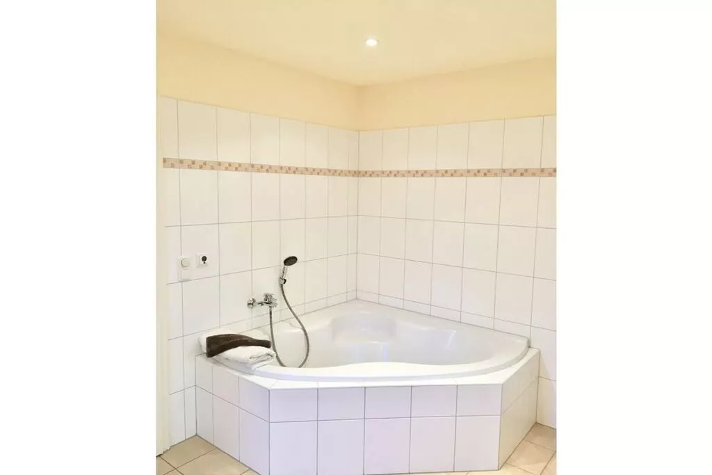 295468-Bathroom