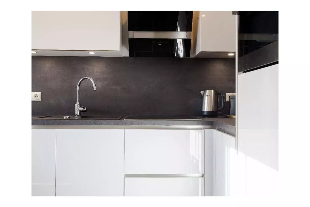 257041-Kitchen