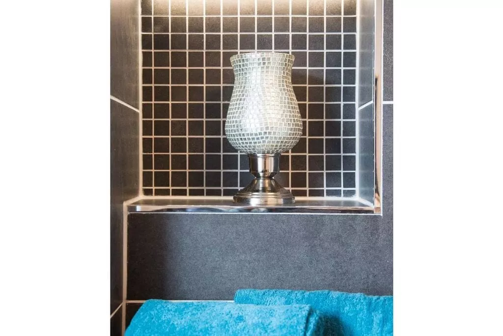 257041-Bathroom