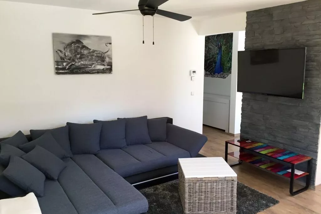 148722-Bedroom
