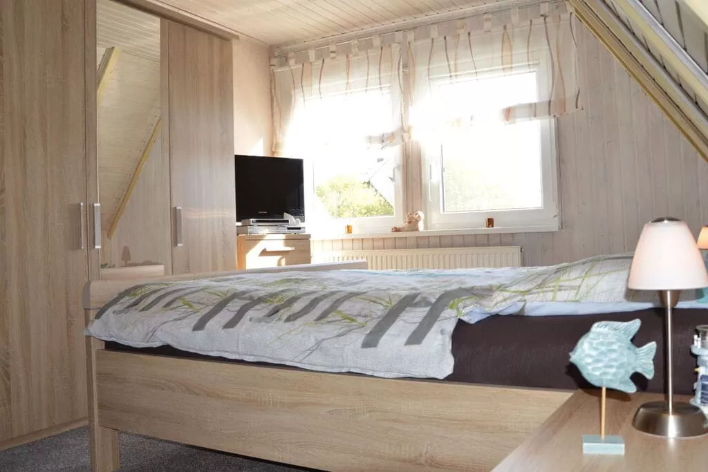 236328-Bedroom