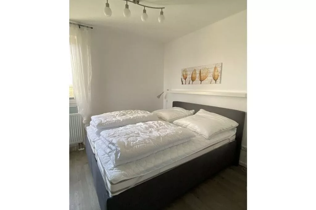 247136-Bedroom