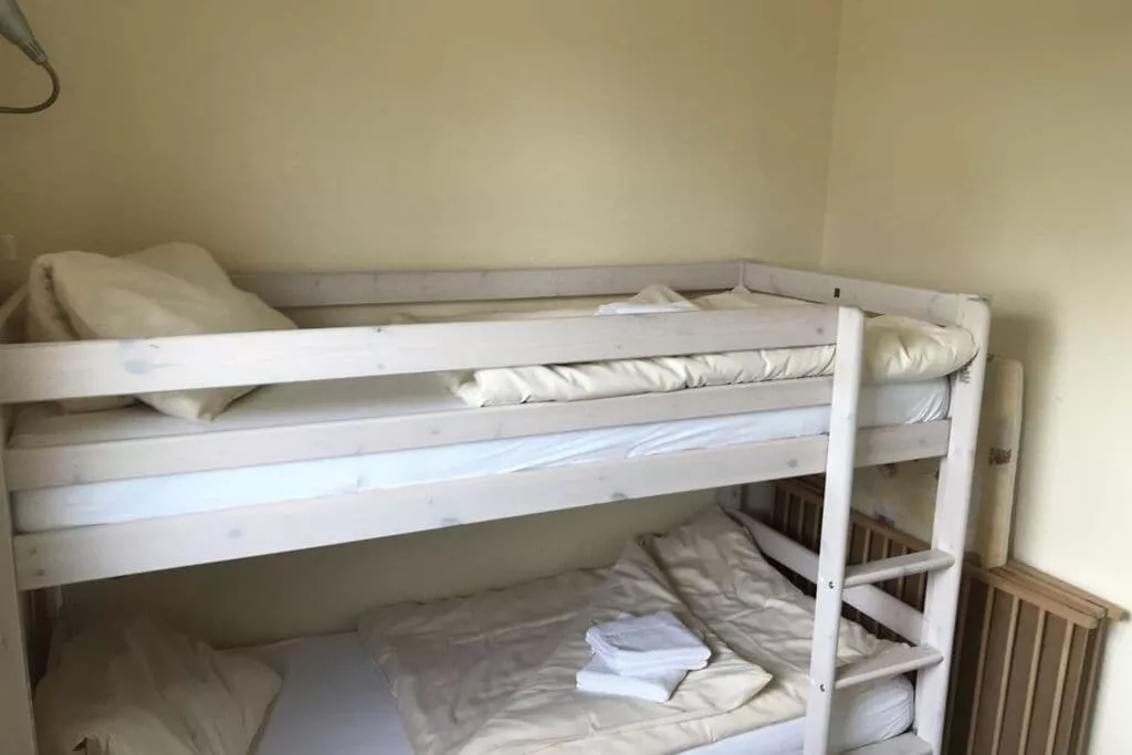 247136-Bedroom
