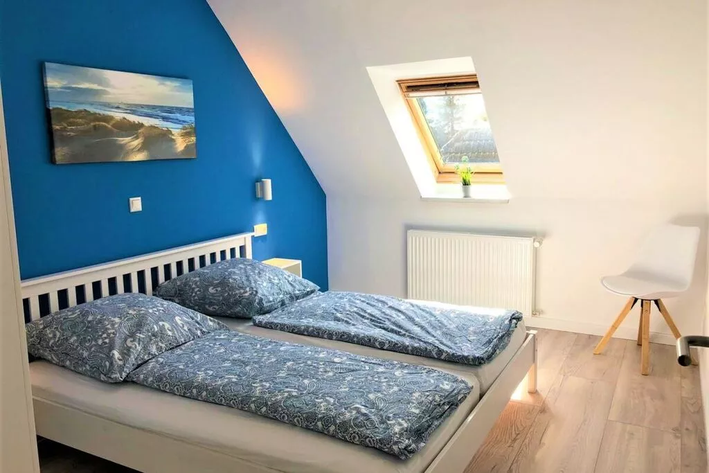 302256-Bedroom
