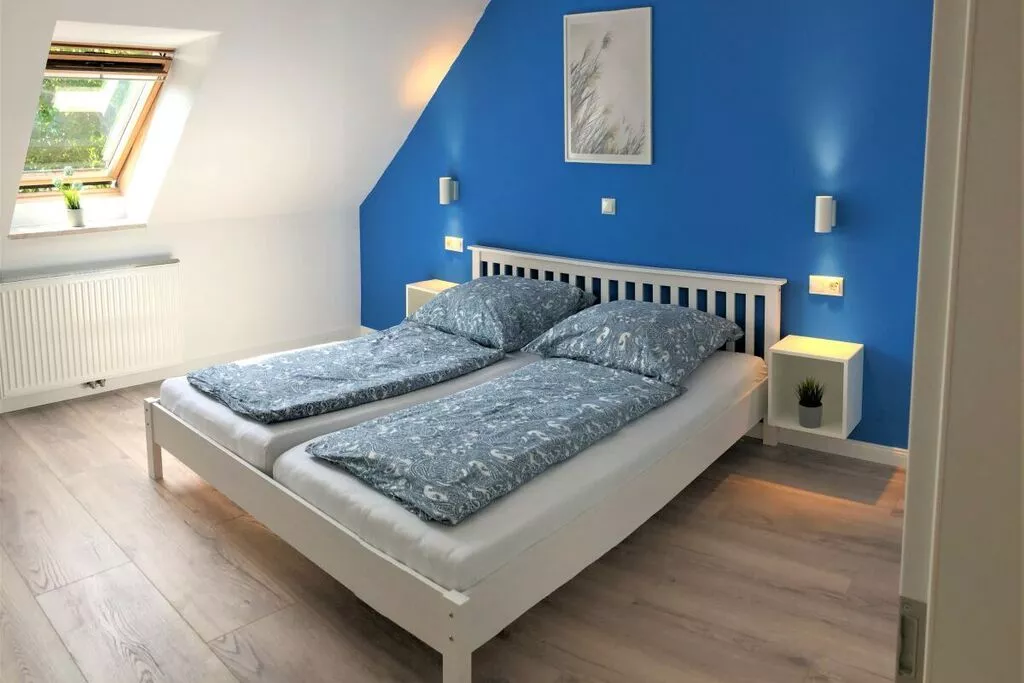 302256-Bedroom