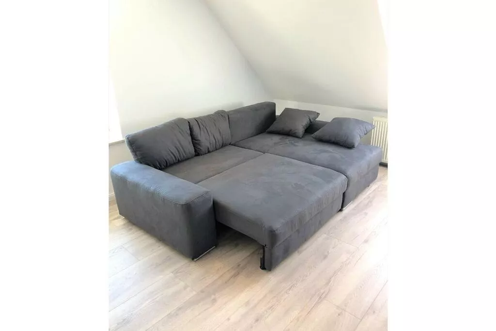 302256-Bedroom