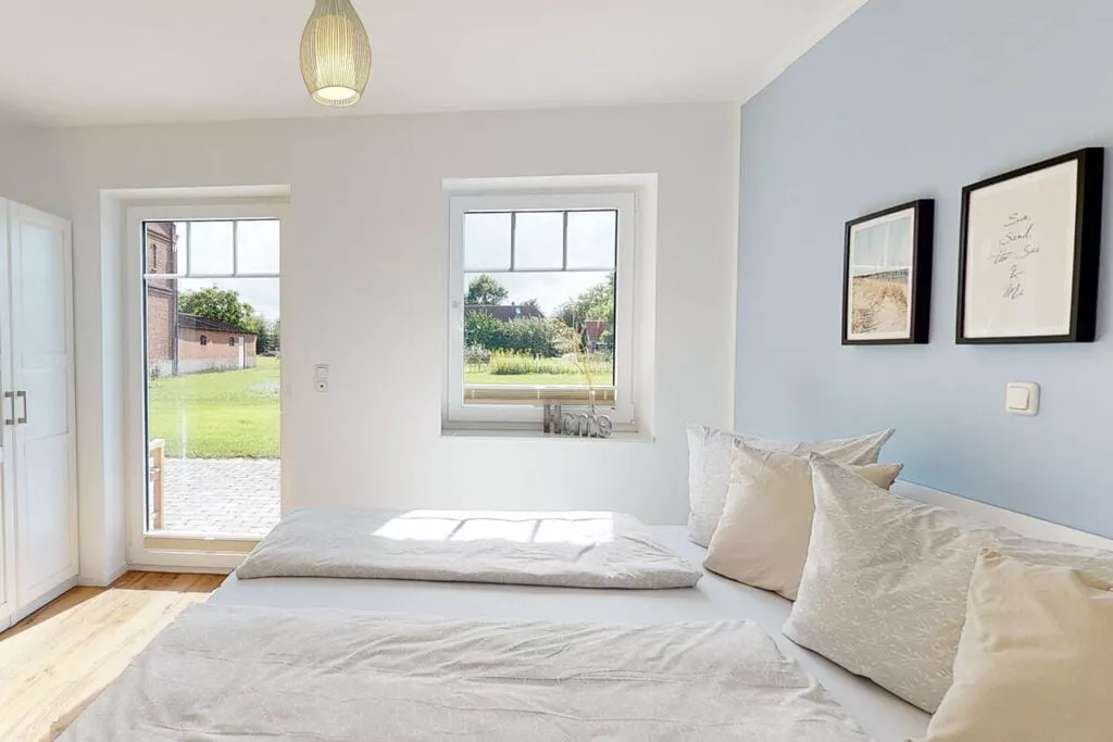 307189-Bedroom