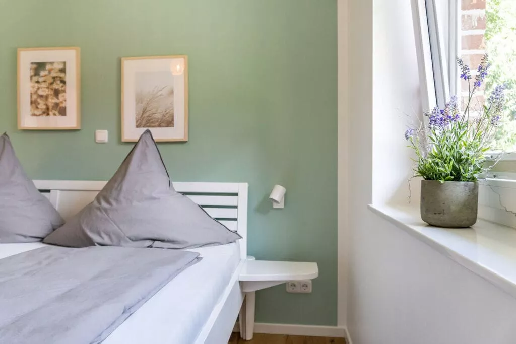 307189-Bedroom