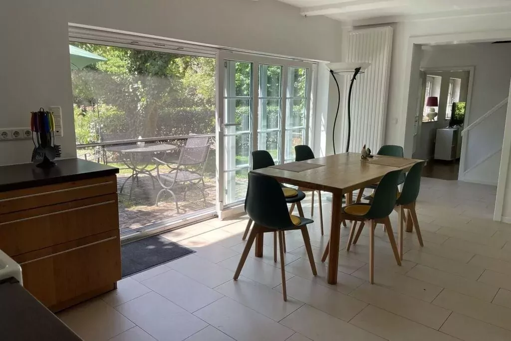 457995-Kitchen