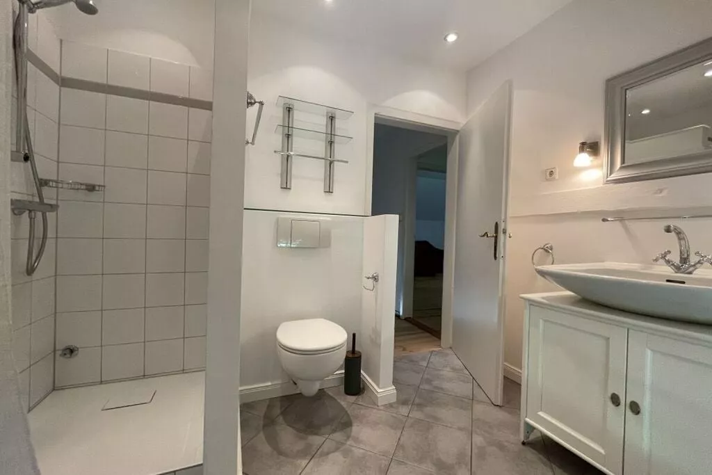 457995-Bathroom