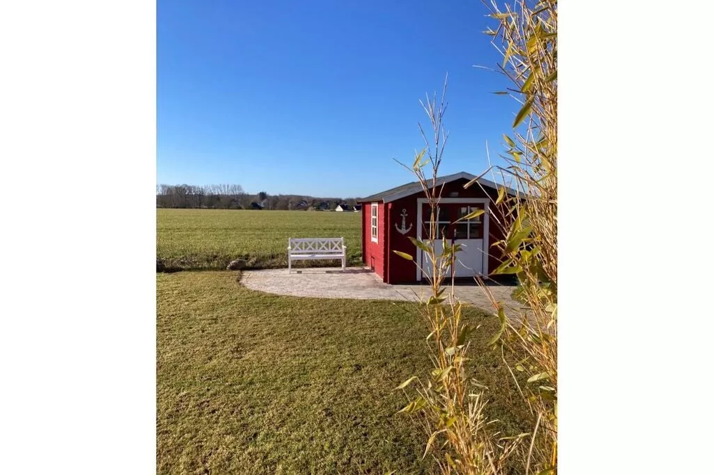 261799-View