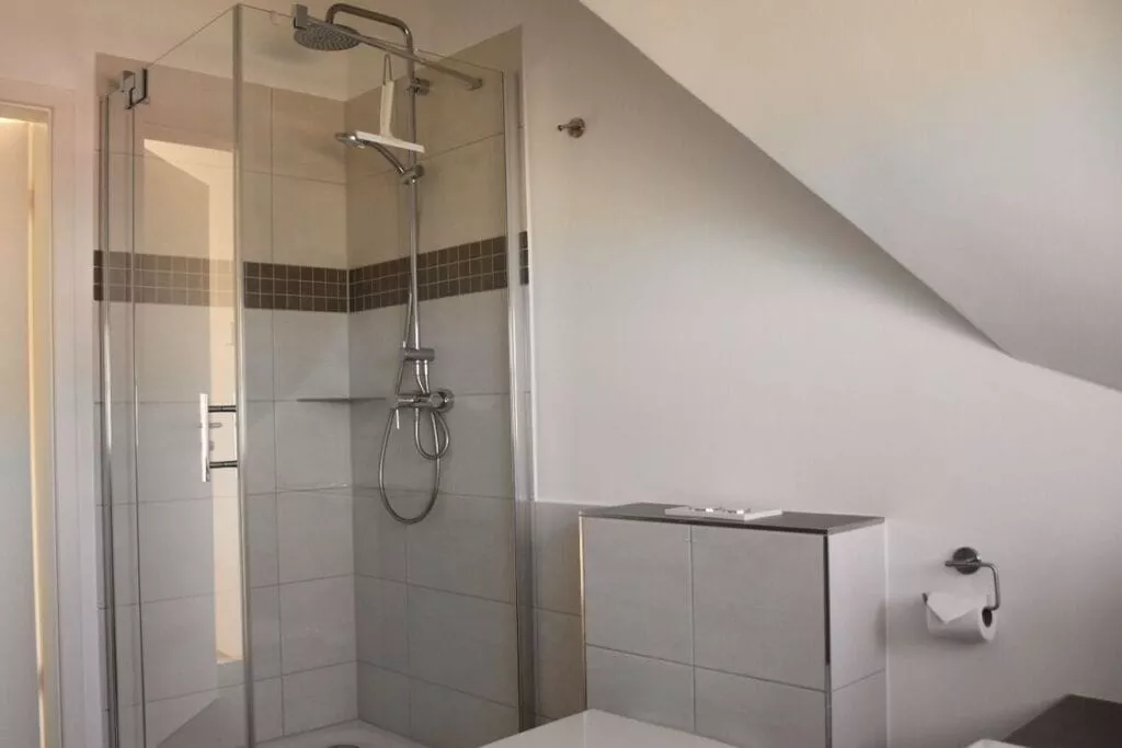 381534-Bathroom