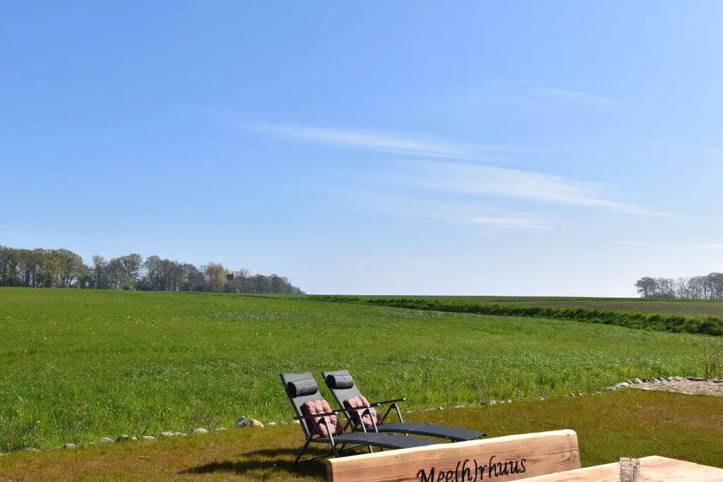 381534-View