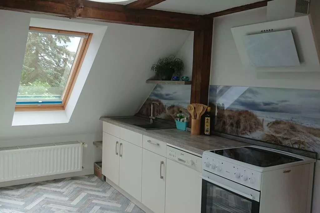 300253-Kitchen