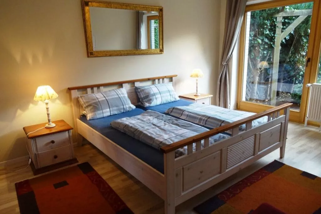 142998-Bedroom