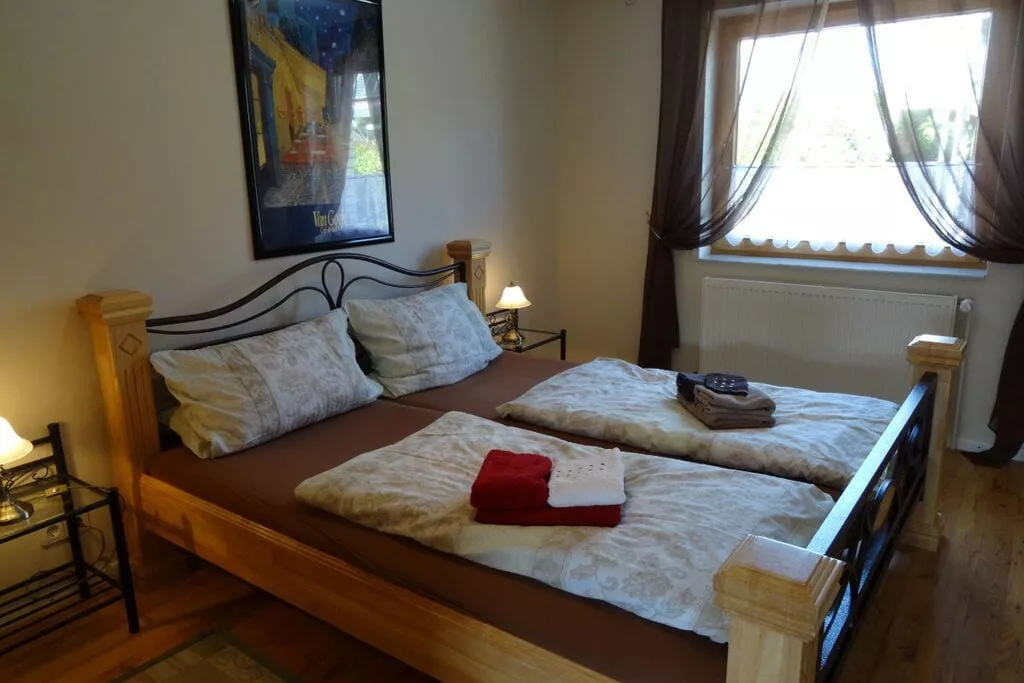 142998-Bedroom