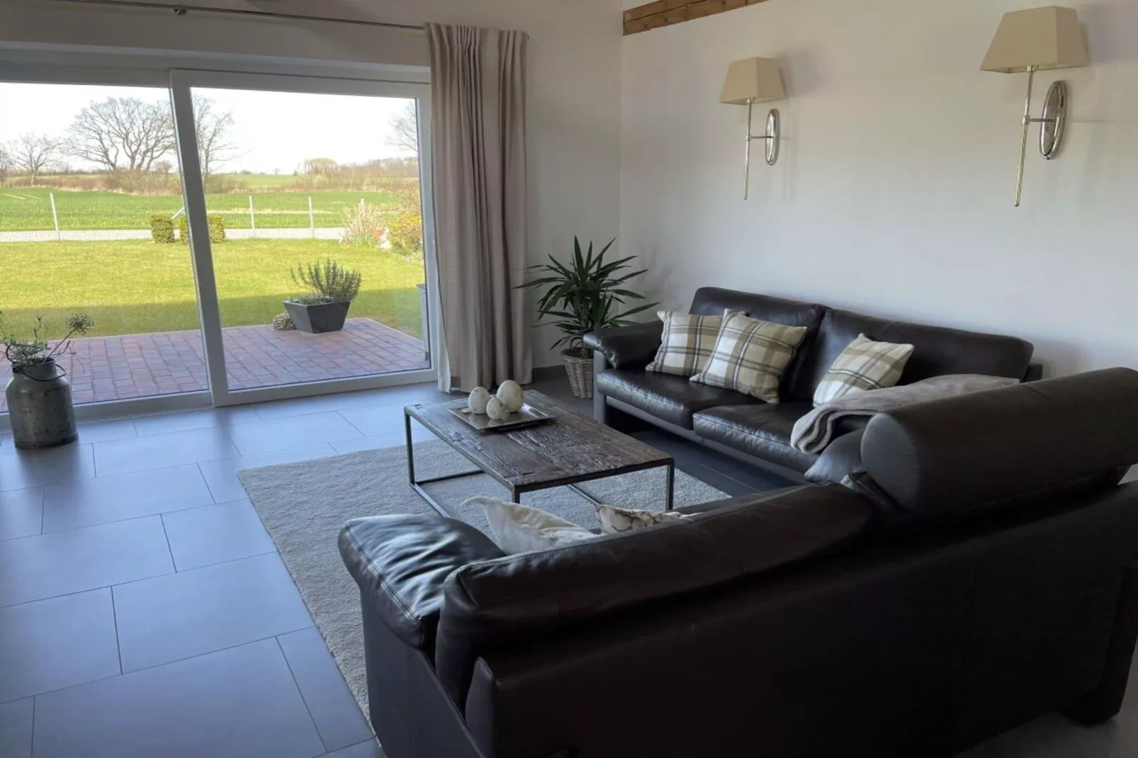 394353-Living room