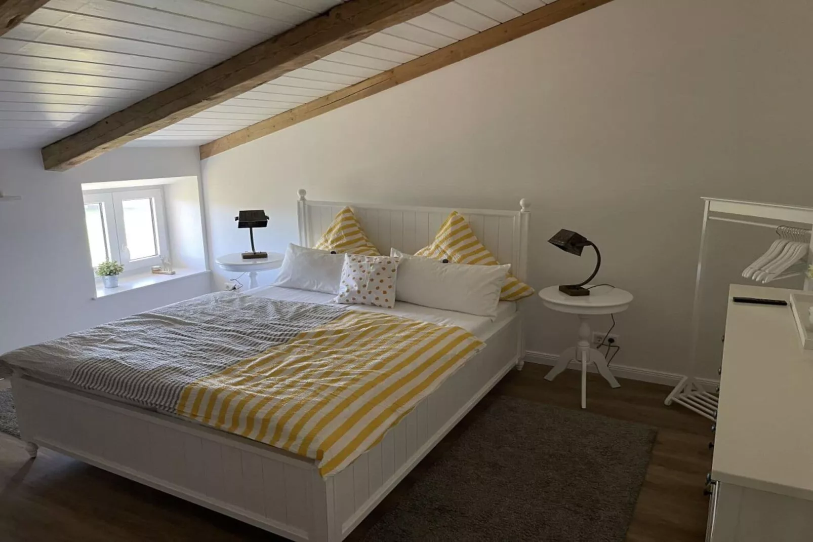 394353-Bedroom