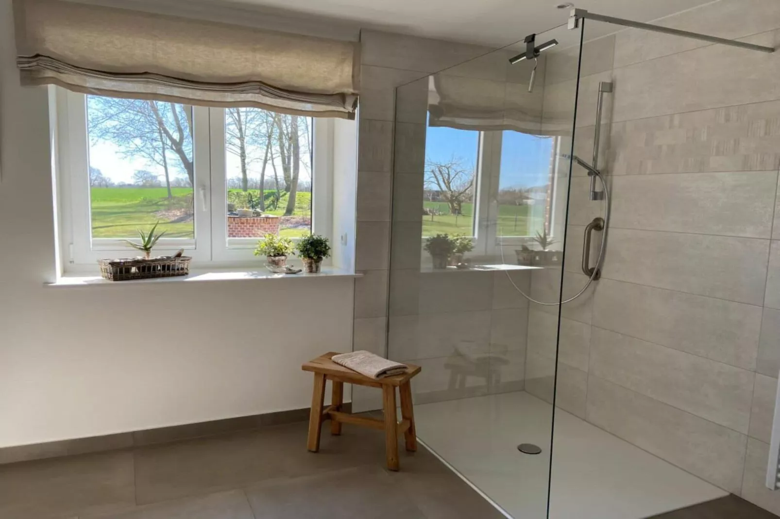 394353-Bathroom