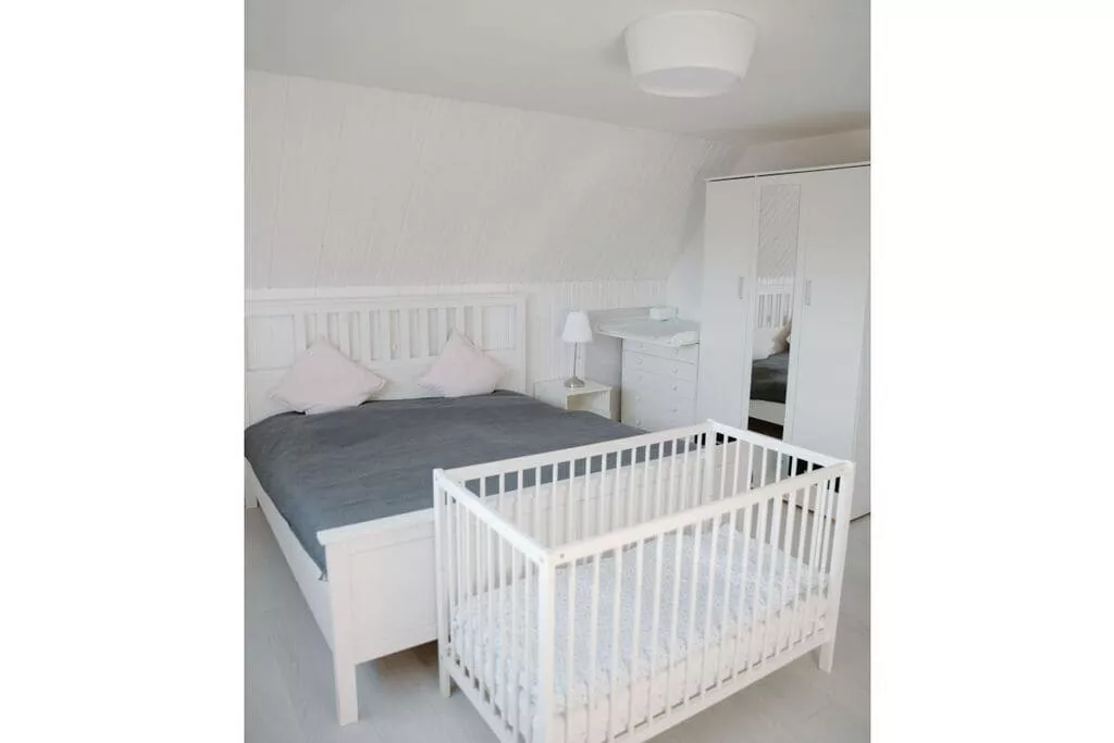 255799-Bedroom