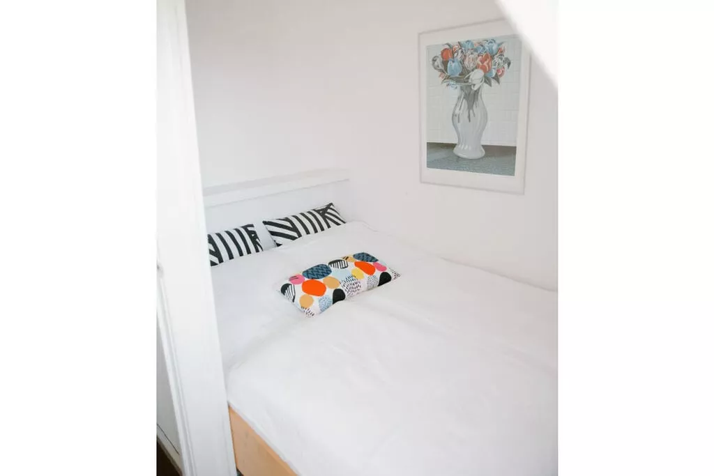 255799-Bedroom