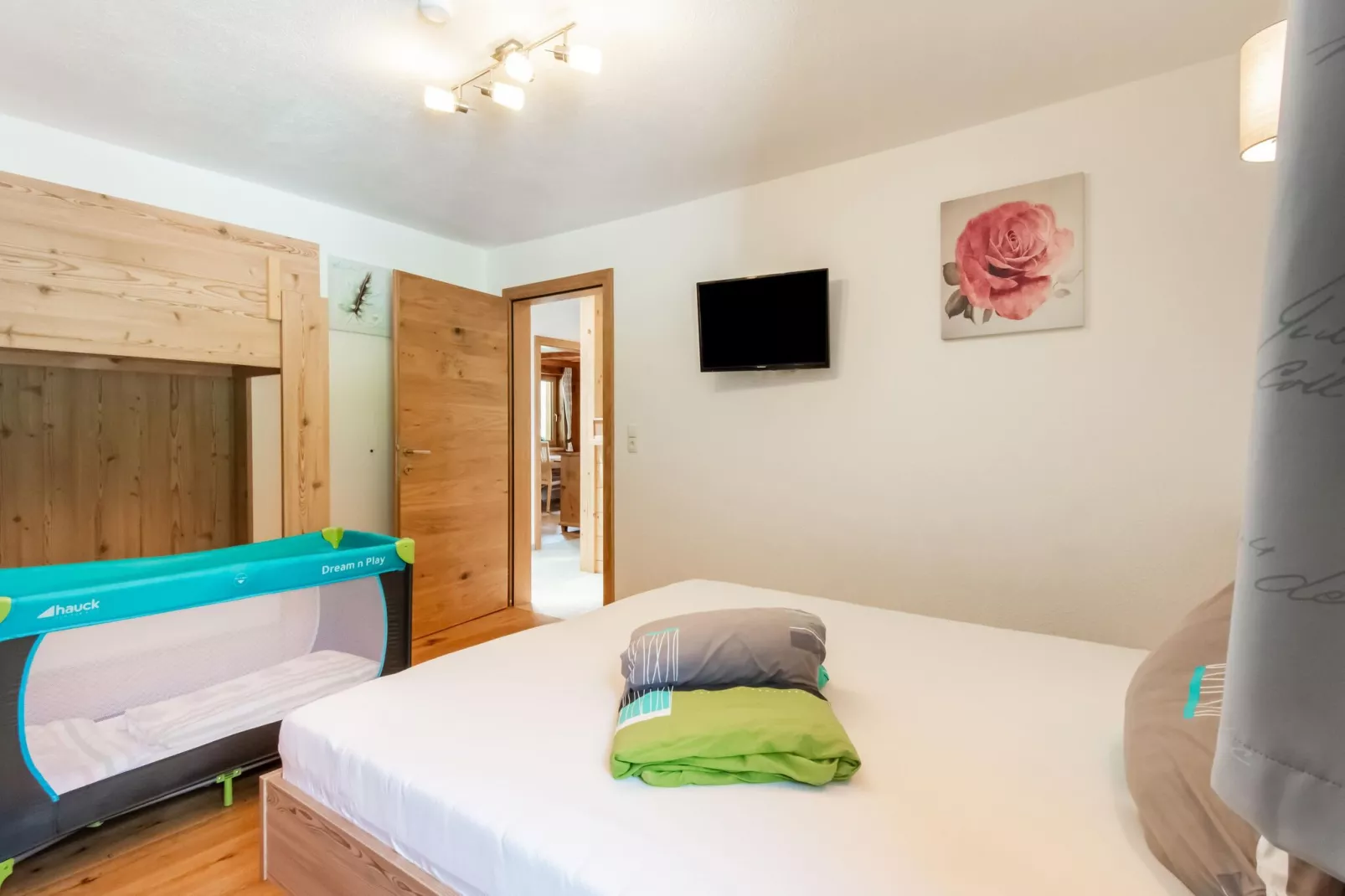 Auer-Bedroom