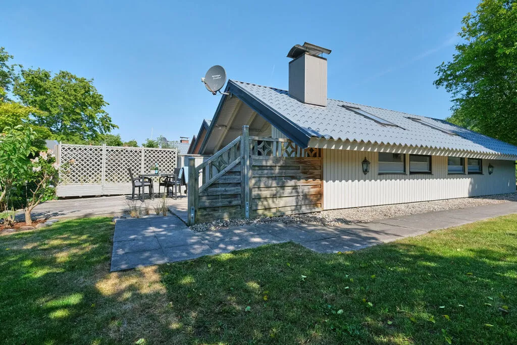 452913-View