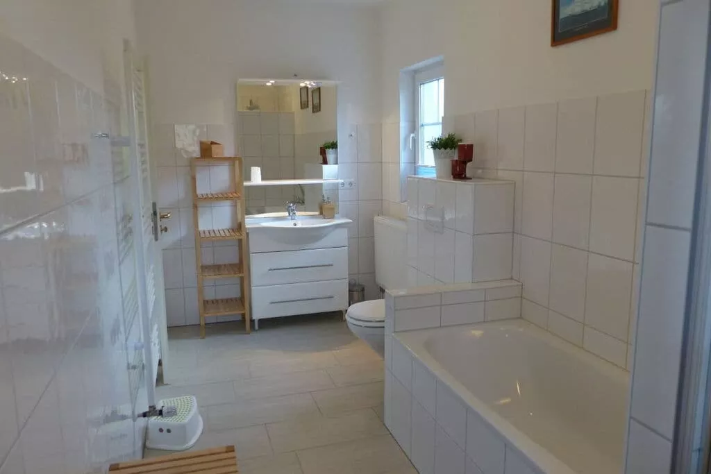 257246-Bathroom