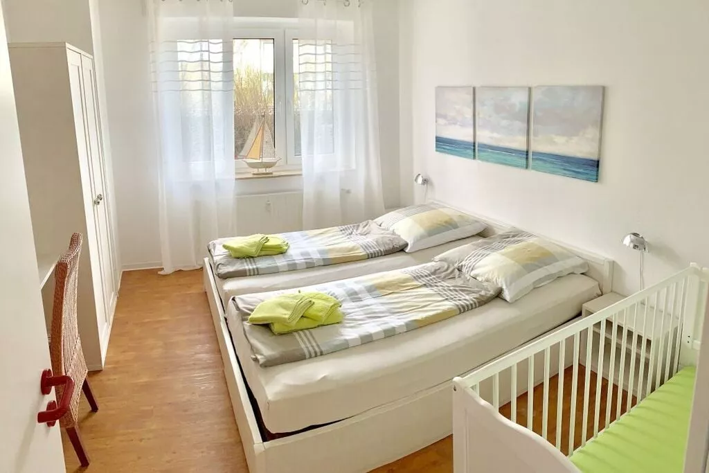 315682-Bedroom