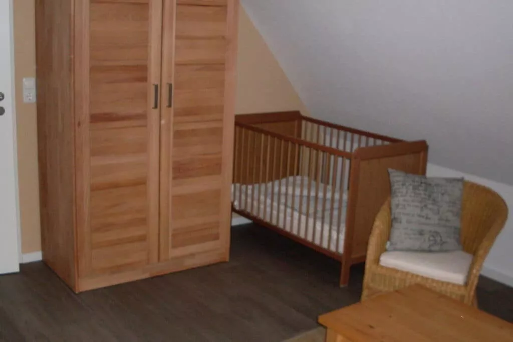 206425-Bedroom