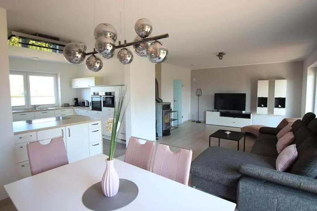 296905-Dining room