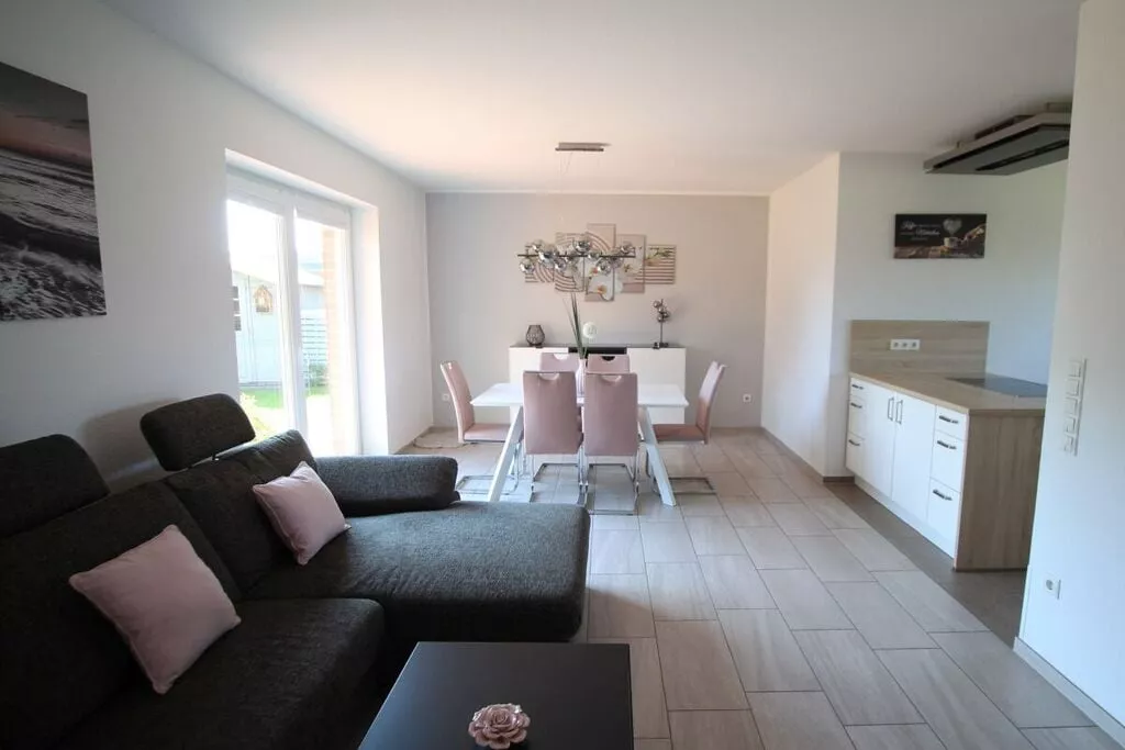 296905-Dining room